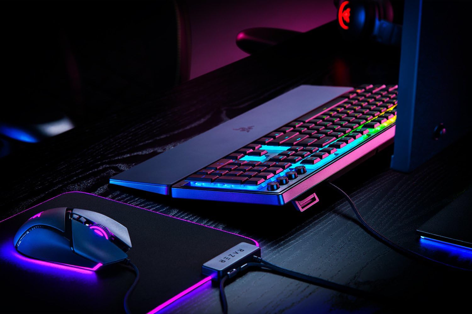 razer-ornata-v3-clavier-gaming-membrane-m-canique-r-tro-clair-chroma-rgb-noir-uk image 2