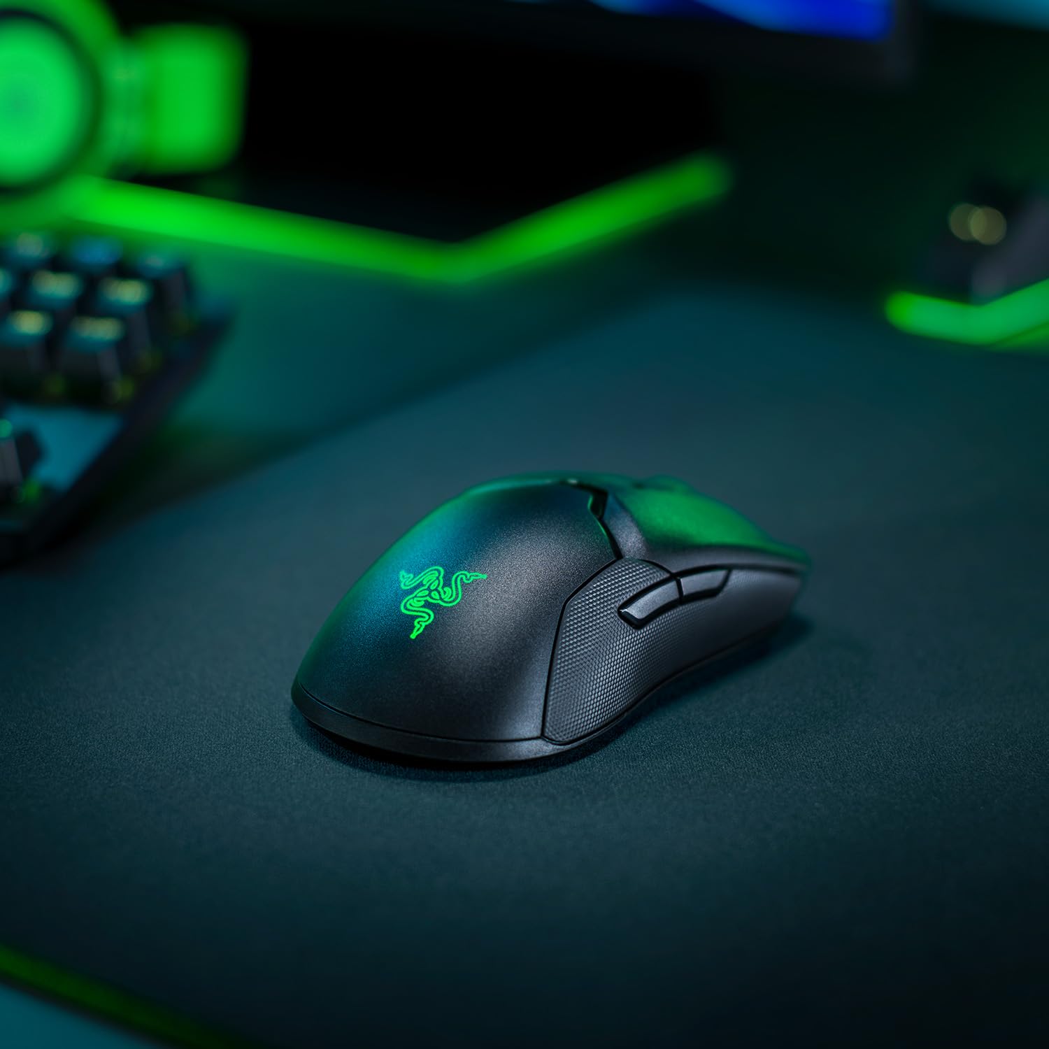 razer-viper-ultimate-noir-avec-station-de-charge-souris-gaming-sans-fil-74g-20k- image 2